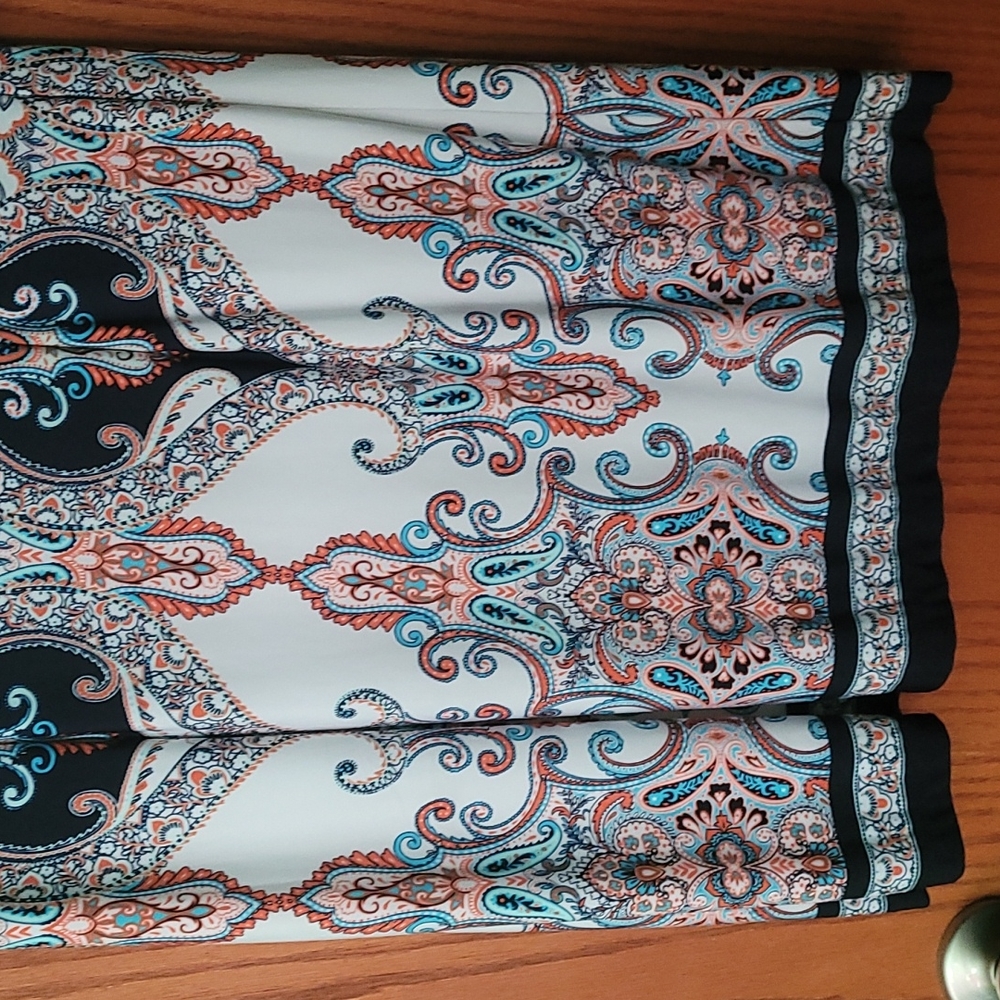 Dress - Picture 2 of 4